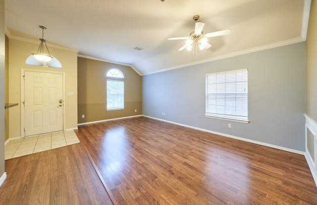 6605 Redwood Lane Gallery 2