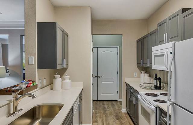 Summit Ridge Apartments Gallery 3