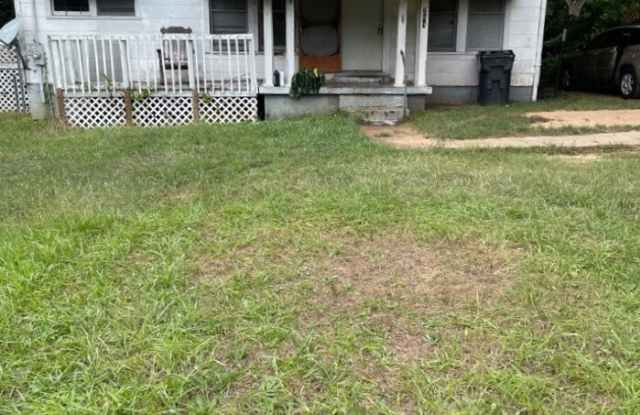 208 Clemson Street - 208 Clemson Street, Laurens, SC 29360