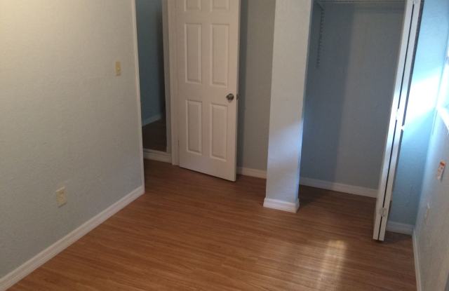 1604 E. Linden Avenue Gallery 4