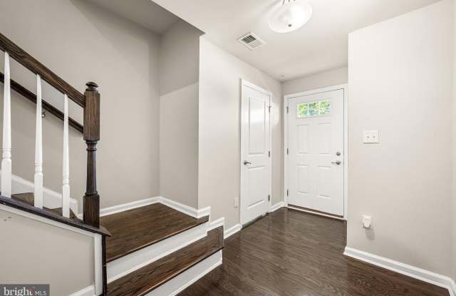 126 MULBERRY DR Gallery 4