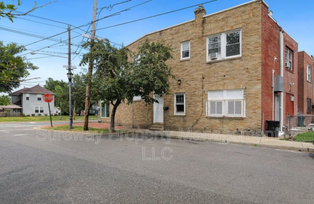 1036 B Collings Ave photos photos