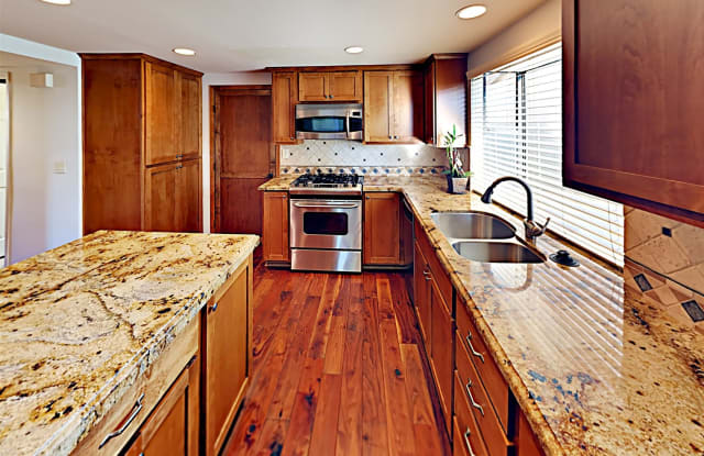 11975 Calle Limonero - 11975 Calle Limonero, Rancho San Diego, CA 92019