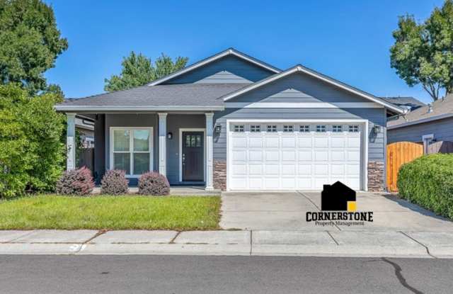 2517 Brookdale Drive - 2517 Brookdale Drive, Central Point, OR 97502
