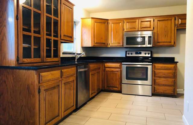 2323 Ridgewood Street - 2323 Ridgewood Street, Irving, TX 75062