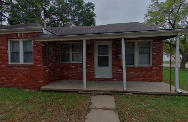 1 BR Apartment - Hardwood Floors Gallery 1