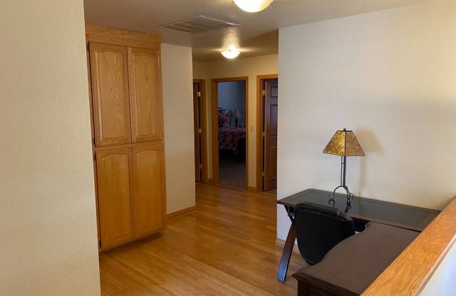 Seasonal Furnished Rental Gallery 4