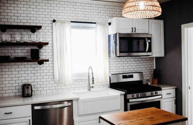 Furnished 3 Bedroom House in Little Italy! - 1720 South 6th Street, Omaha, NE 68108