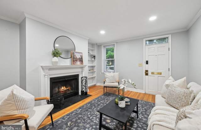 1037 WILLIAM ST photos photos