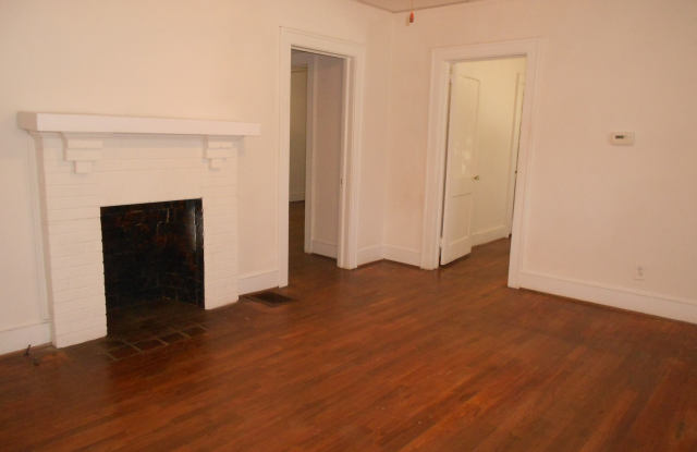 House on Burnett St! Great Location! Gallery 3