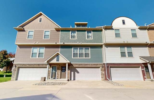 Beautiful 2 Bedroom Town Home in Grimes! Gallery 1