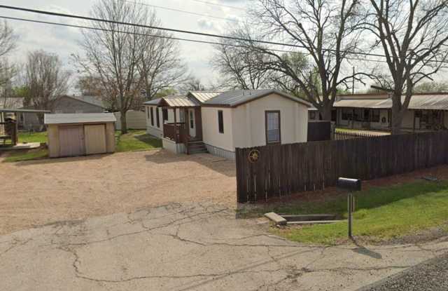 605 E Main St - 605 East Main Street, Little River-Academy, TX 76554