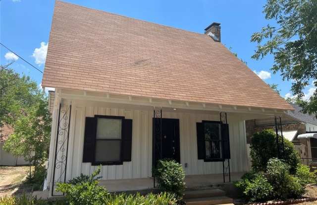 361 College Drive - 361 College Drive, Abilene, TX 79601