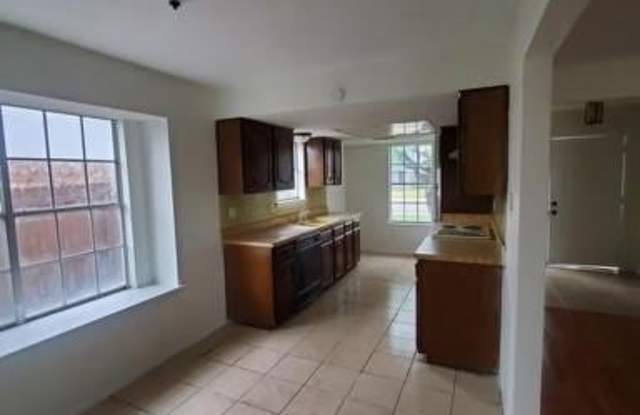 2210 Greenvalley Drive Gallery 4