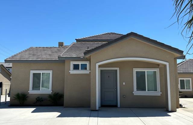 Spacious 5-Bedroom Townhome in Northwest Bakersfield photos photos