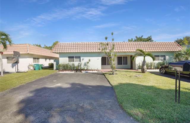 7831 NW 71ST Court Gallery 2