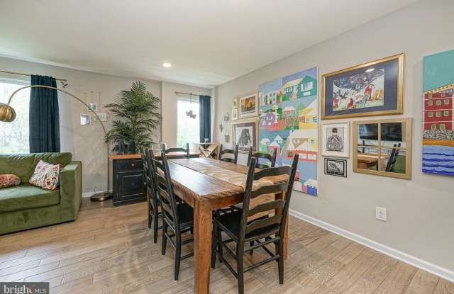 6 REGENCY COURT Gallery 3