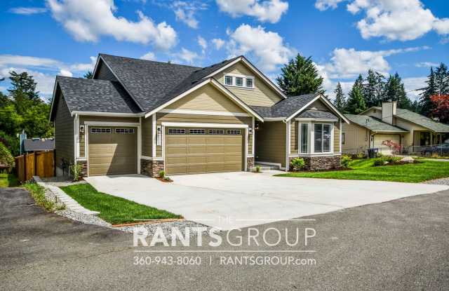3 Car Garage! Private Beach Access! Fantastic Location! I5 & shopping only 5 minutes away! photos photos