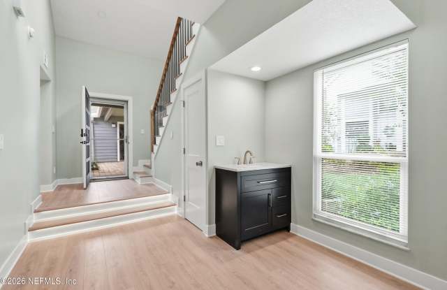 136 WILLOW POND Lane Gallery 3