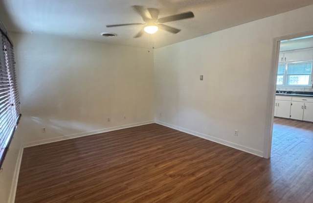 Located Avondale!!! 2/1 CH/A Gallery 4