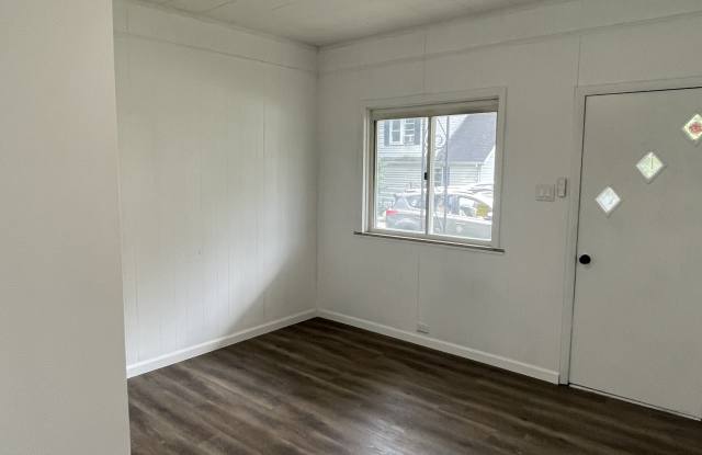 517 Hudson St Gallery 2