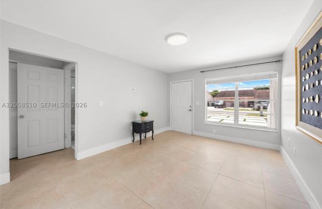 31 NW 108th Ct Gallery 2