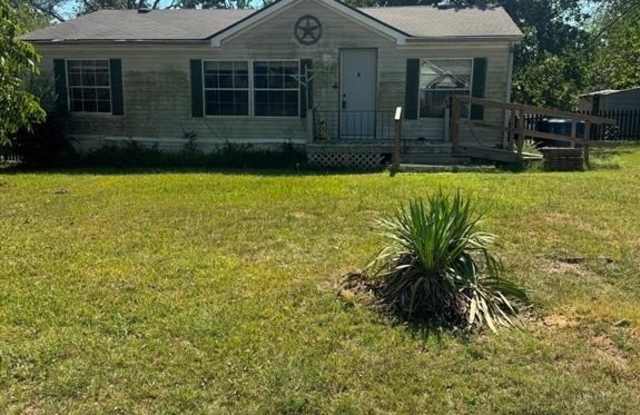 228 E Heron Street - 228 East Heron Street, Denison, TX 75021