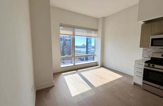 551 10th Ave. photos photos