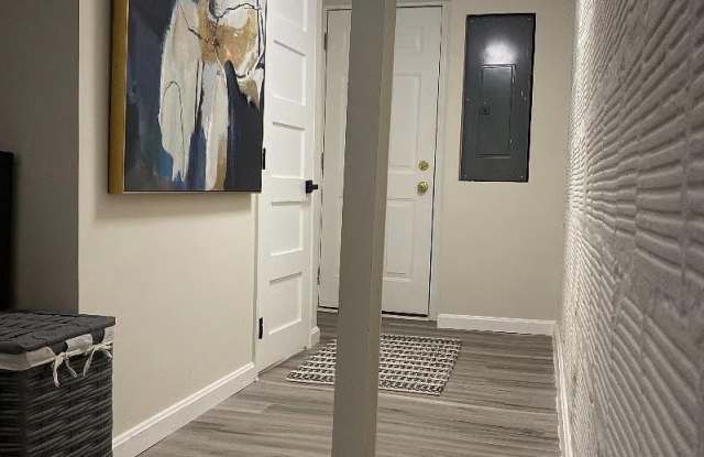 204 ASCOT Place NE Gallery 3