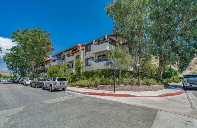 Canyon Oaks 2 Bedroom Rental Home in Canyon Country. photos photos