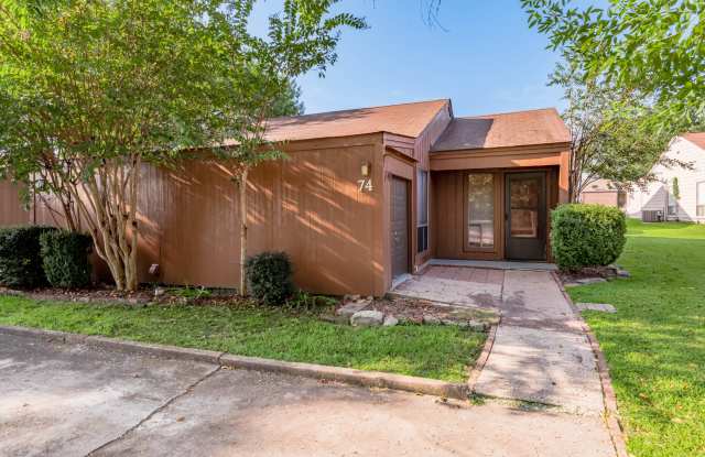 74 Westwood Drive West - 1 photos photos