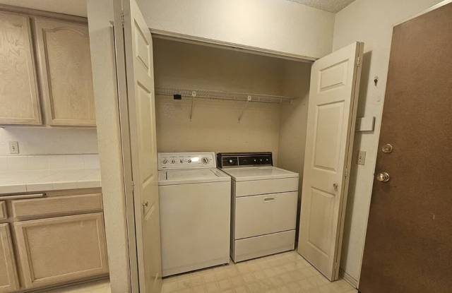 9225 Cedros Ave - 9225 Cedros Avenue, Los Angeles, CA 91402