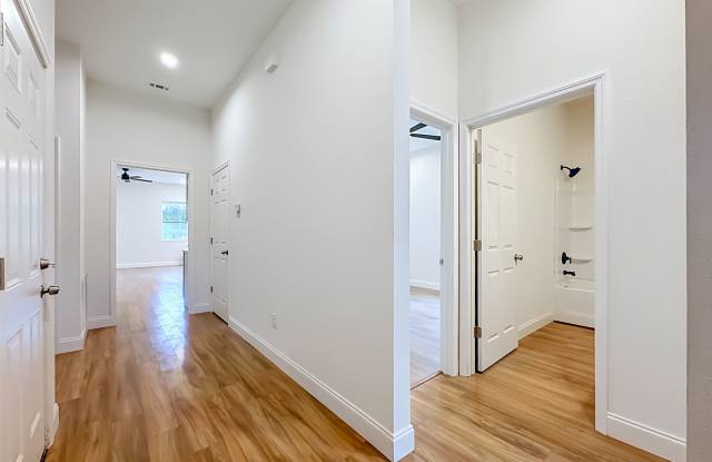 2250 West 13th Street Gallery 3