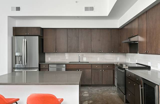 3829 Main Street, Unit 402 - 3829 Main St, Kansas City, MO 64111