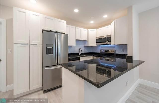 628 NE 8th Ave photos photos