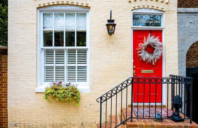 219 S ROYAL ST photos photos