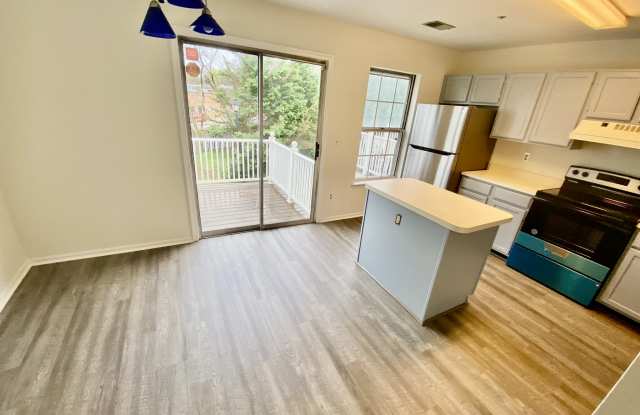 1468 Nestlewood Ct Gallery 2