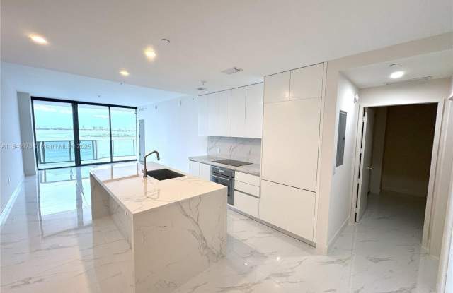 725 NE 24th photos photos