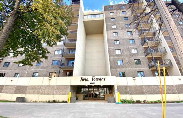 2 bedroom Condo in Twin Towers!! photos photos