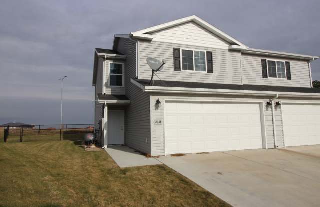 Reserve this Twin Home in a COZY Neighborhood Available Now! photos photos