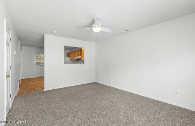 354 Bracken Place Gallery 2