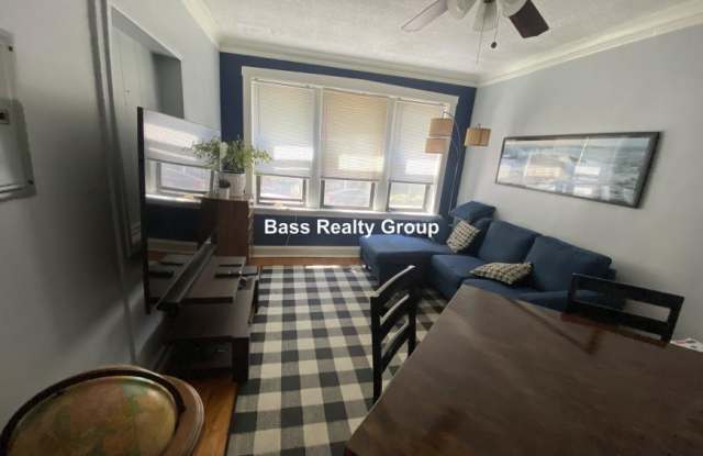 1708 W Lunt photos photos