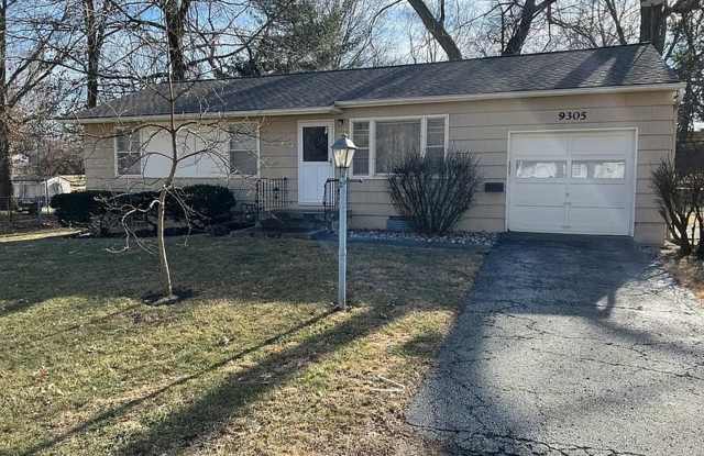3 BR / 1.5BA | Spacious Single Family Home | 1-Car Garage | Large backyard! photos photos