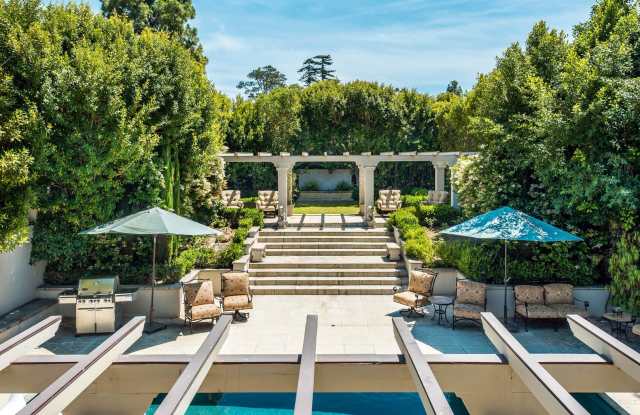 Spectacular and Spacious Tuscan style Montecito Home with Pool! Gallery 3