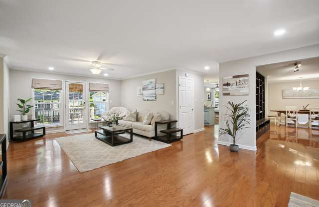 102 Hickory Drive Gallery 4