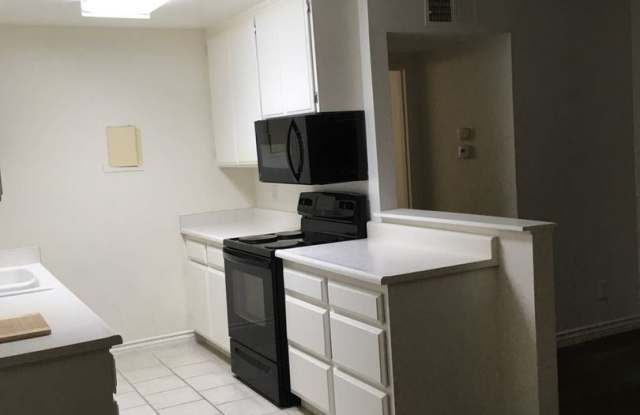17522 Vandenberg Ln Unit #10 Gallery 2