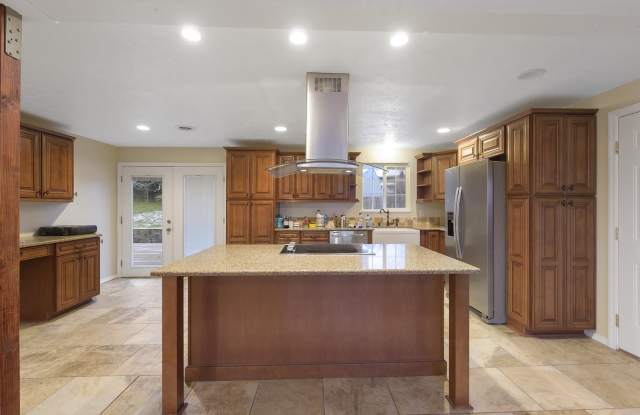 426 Leinum Court Gallery 3