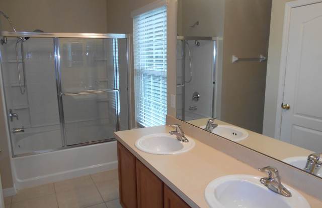 737 Ashworth Overlook Dr Unit C Gallery 3