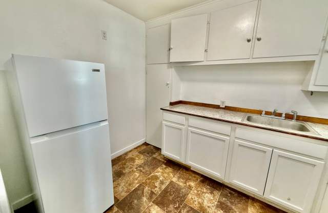1-Bedroom Apartment Move-in READY! photos photos