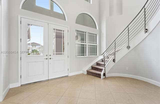 15239 Goldfinch Cir Gallery 4